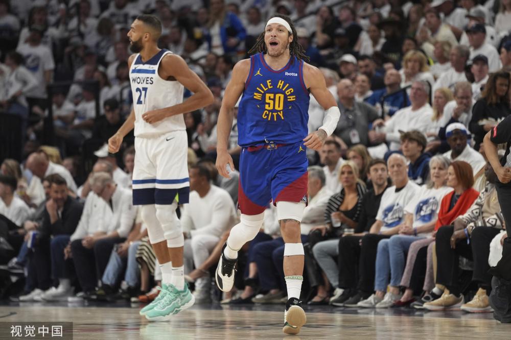 球在加拿大 球在加拿大