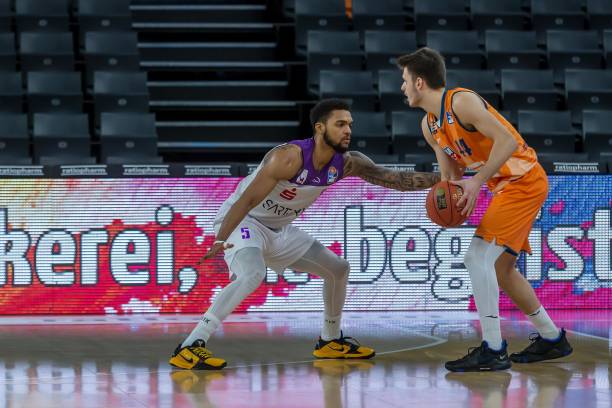 是指对手在 是指对手在