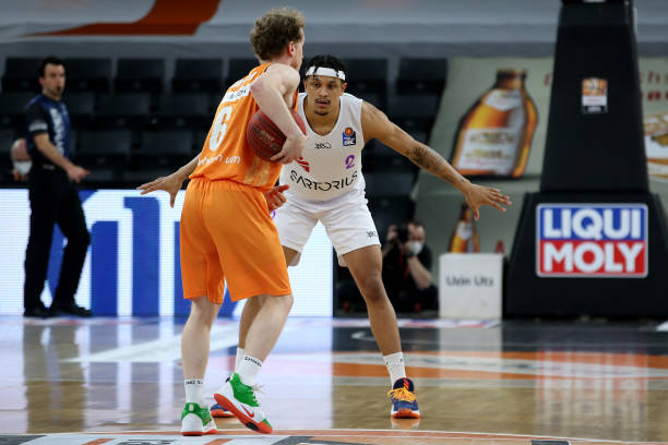 往是季后赛 往是季后赛